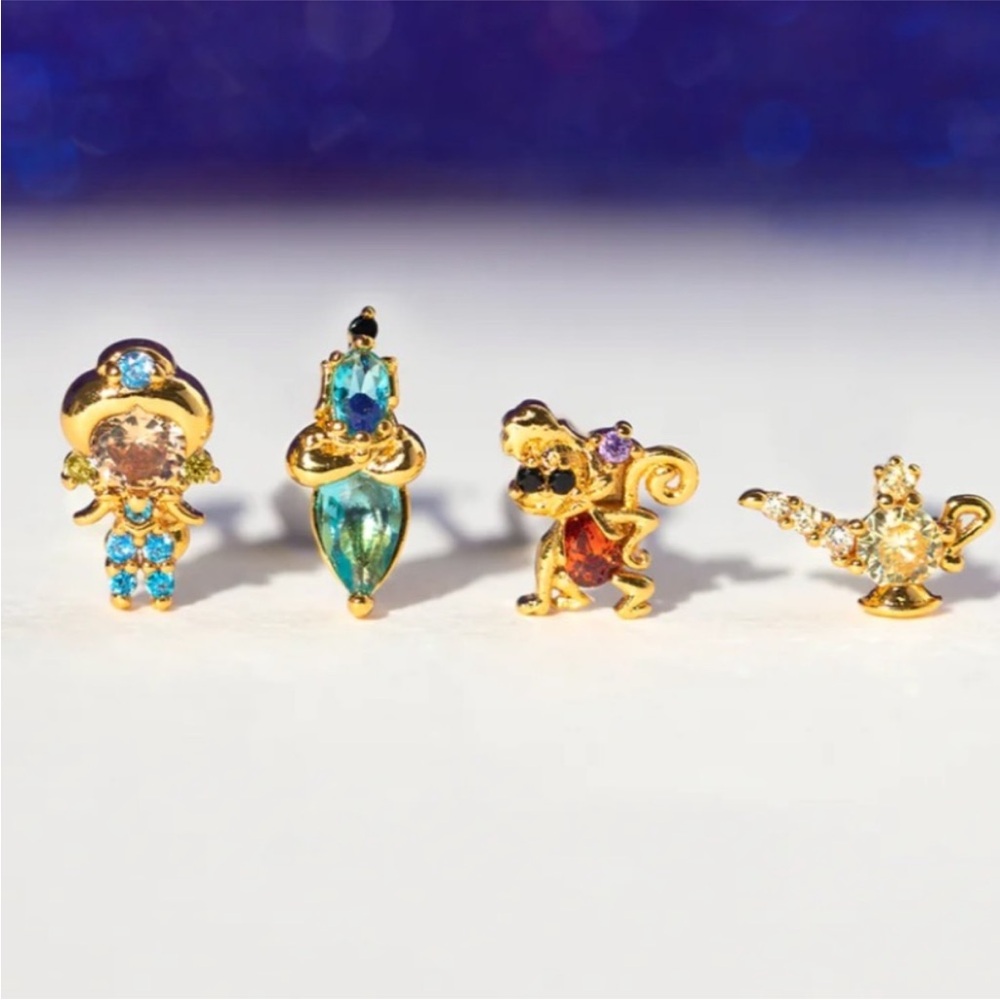 Disney’s Aladdin Stud Earring Set- Gold - Picture 2 of 4